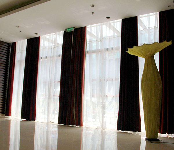 電動(dòng)開(kāi)合簾展示圖3